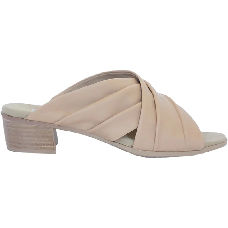 sandals for both outdoor and formal wearWomen's Munro Lee Natural Leather