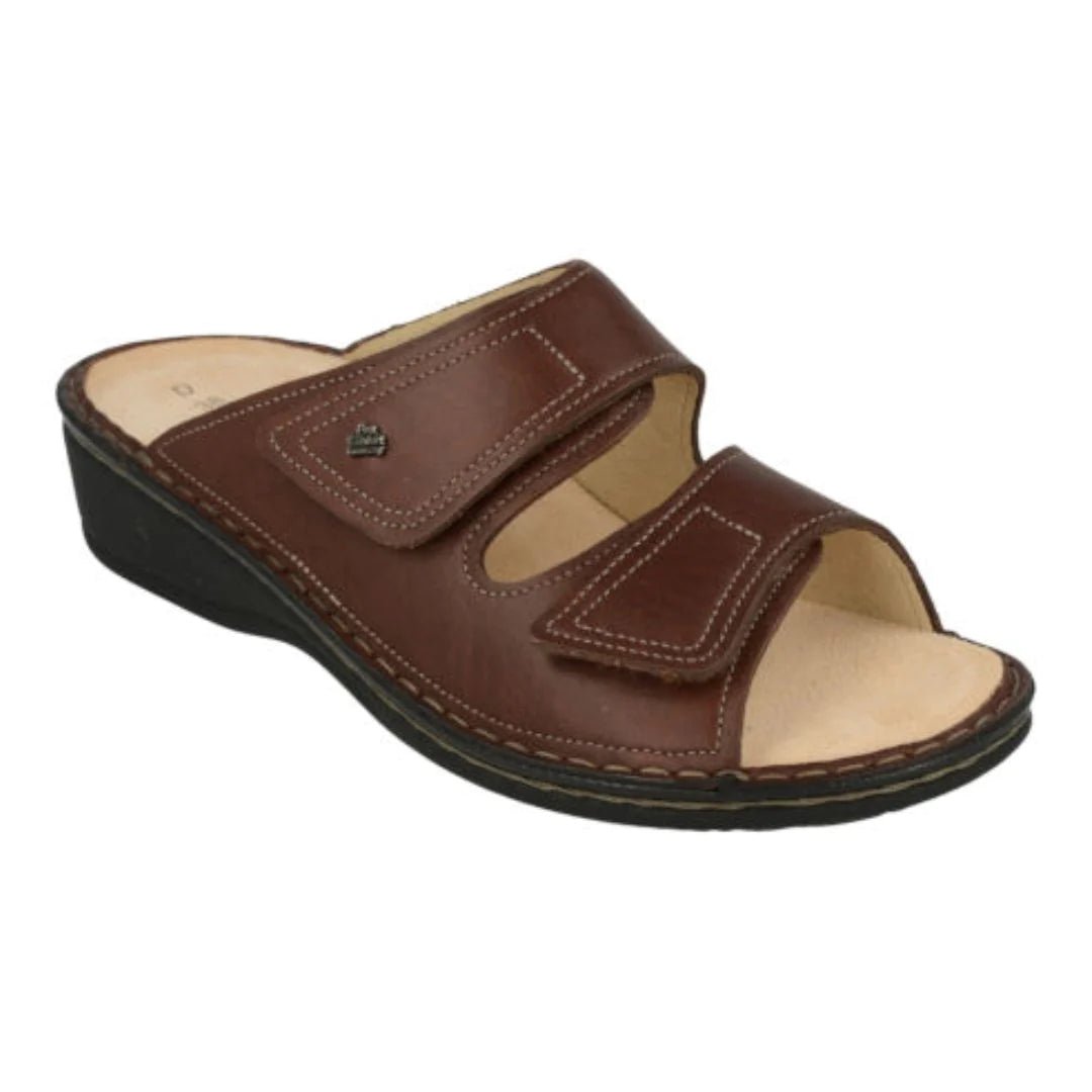 sandals for both men and women with adjustable featuresJAMAIKA-S BROWN COUNTRY BRANDY