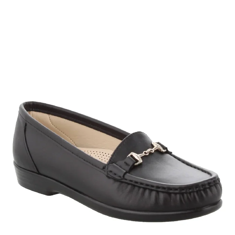 loafers for stylish office commuteLoafers with Fresh TechWomen's Metro Loafer - Narrow In Smooth Black