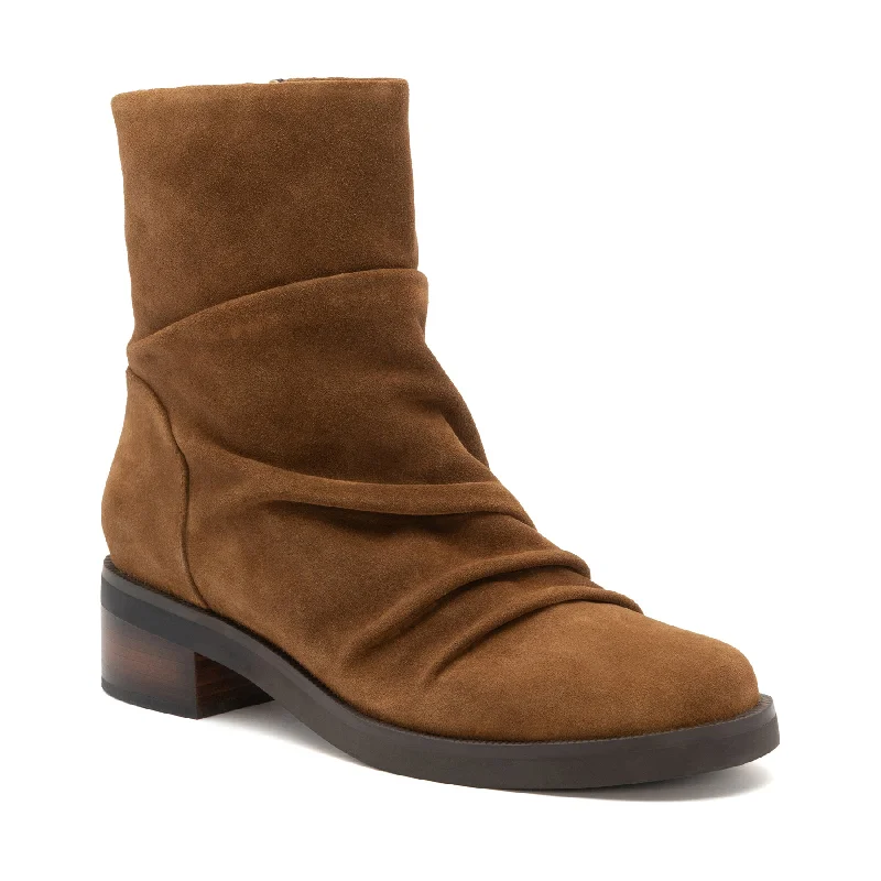 Stylish winter boots for women with slip-resistant soles-Traverse Scrunch