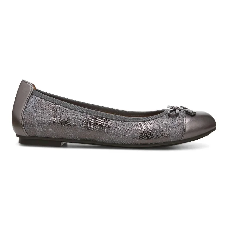 Ballet flats with comfortable insoles for all-day wear-Flats for minimalist chic-Women's Minna Ballet Flats In Pewter Metallic