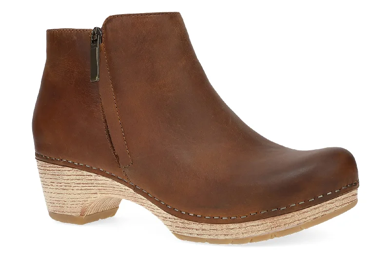 Slip-on ankle boots for women with round toe-Lizanne