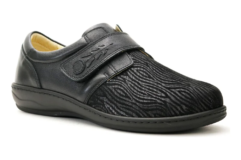 Casual shoes for sporty women with busy schedulescasual shoes for men with mesh material for moisture control-Evita