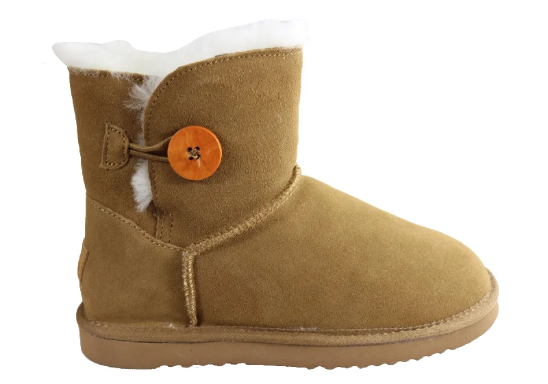 Comfortable outdoor boots for women with waterproof lining-Grosby Button Ugg Womens Warm Comfort Boots With Sheepskin Lining