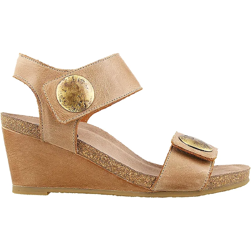 sandals for both comfort and styleWomen's Taos Carousel 3 Tan Leather