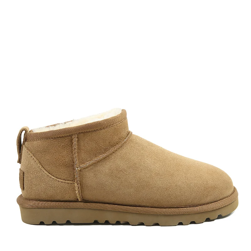 Durable boots for men with stylish leather finish-UGG Premium Mini Trish Boots