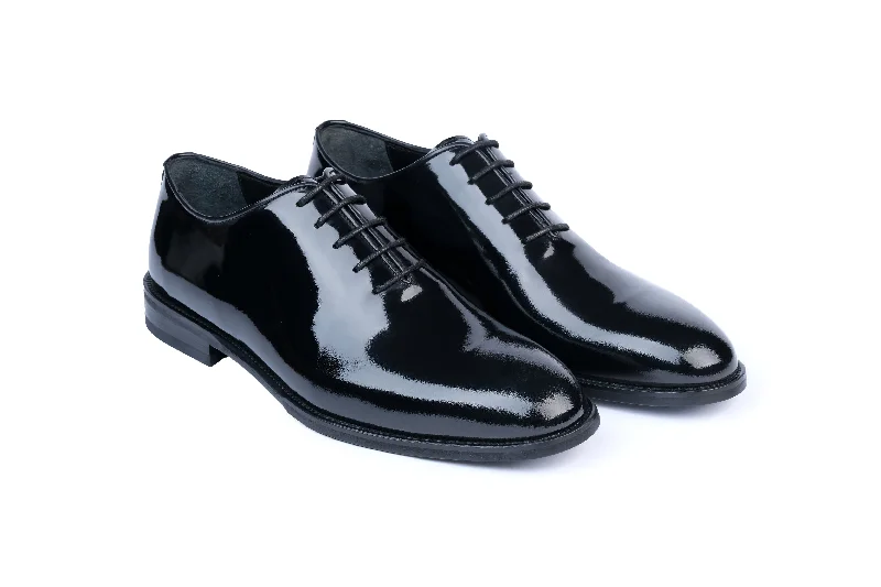 fashionable Oxford shoes for wedding outfits -Oxfords Tradition WearStilos Whole Cut Oxford Patent Leather Dress Shoes