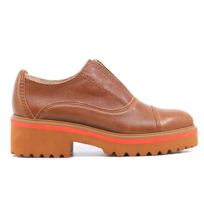 classic Oxfords for stylish business looks -Oxfords Anytime LookCowman Lugg Oxford In Brown