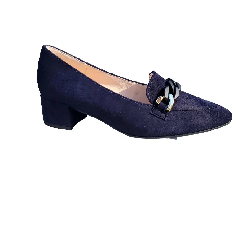 loafers with simple design for easy pairingLoafers with Swift DryWomen's Loafers In Navy /w Gold Link