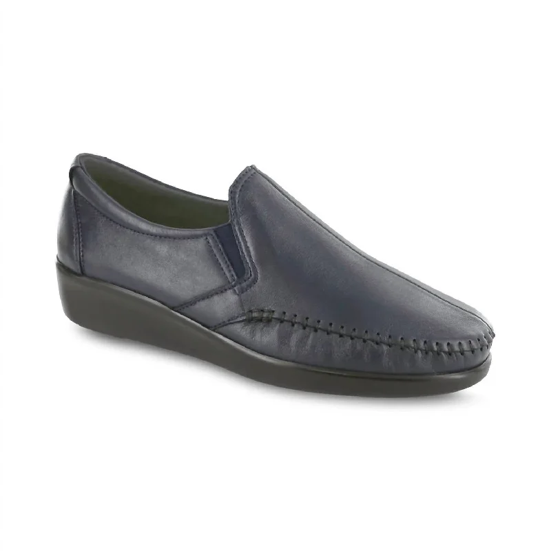 loafers with high-quality leather for durabilityLoafers with High StyleWomen's Dream Slip On Loafer - Medium In Navy